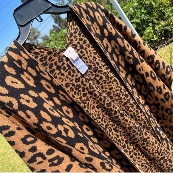 Chico’s Leopard Sweater Ruana Size Small - Picture 5 of 9